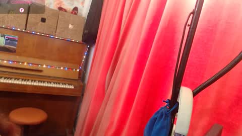 PatsyORose online show from December 16, 5:45 am