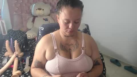 patty squirt87 online show from February 18, 3:02 am