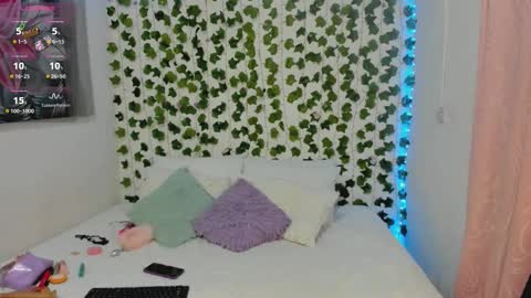 paulina online show from October 3, 12:40 am