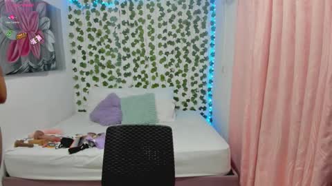 paulina online show from October 4, 10:35 am