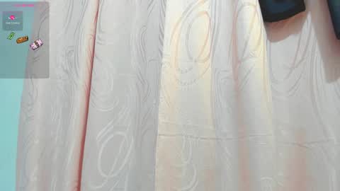 Snapshot of pau_delima__ chatting on October 27, 9:08 pm paulina online show from October 27, 9:08 pm