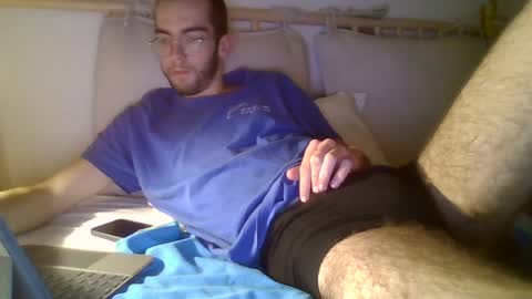 Snapshot of paul442386 chatting on June 11, 9:35 pm paul442386 online show from June 11, 9:35 pm