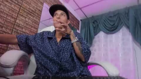 Snapshot of paul_booy chatting on October 18, 2:58 am Paul online show from October 18, 2:58 am