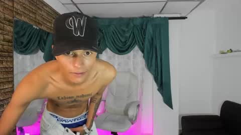 Snapshot of paul_booy chatting on October 24, 3:03 am Paul online show from October 24, 3:03 am