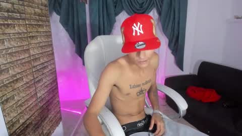 Snapshot of paul_booy chatting on October 31, 4:24 am Paul online show from October 31, 4:24 am