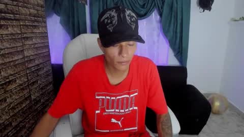 Snapshot of paul_booy chatting on November 12, 2:56 am Paul online show from November 12, 2:56 am