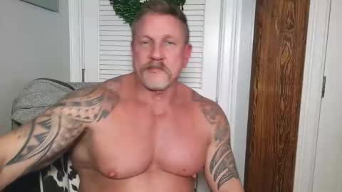 Snapshot of paul_longcut chatting on April 2, 1:36 am Paul Roland online show from April 2, 1:36 am