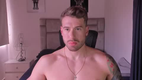 PAUL ROGER online show from November 9, 5:33 pm