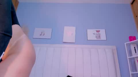 Pau online show from October 18, 1:01 pm