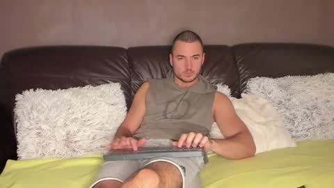 paulblack021 online show from October 27, 2:48 am