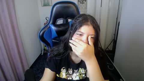Snapshot of paulina07_ chatting on June 5, 3:40 pm paulina07_ online show from June 5, 3:40 pm
