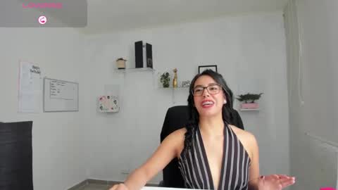 paulina online show from October 6, 6:05 pm
