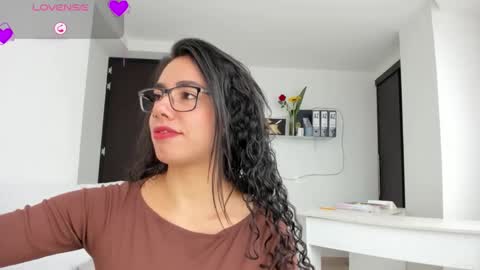 Snapshot of paulina_dossantos chatting on February 24, 6:17 pm paulina online show from February 24, 6:17 pm