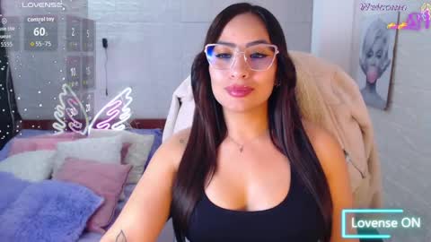 paulina online show from April 17, 3:37 pm