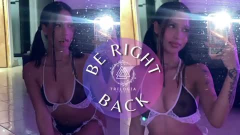 Snapshot of paulina_lopezz chatting on June 22, 4:31 am PAULINA online show from June 22, 4:31 am