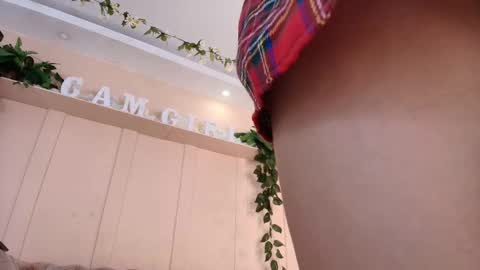 PAU  online show from November 18, 7:07 pm