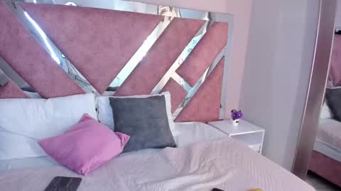 Paulina online show from December 19, 4:14 pm