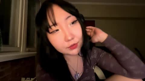 Snapshot of paulinaokutsu chatting on February 20, 2:39 pm Yuna online show from February 20, 2:39 pm