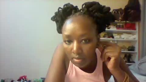 Snapshot of pauline19932016 chatting on November 2, 7:16 pm pauline19932016 online show from November 2, 7:16 pm