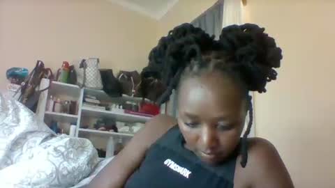 Snapshot of pauline19932016 chatting on November 4, 4:44 am pauline19932016 online show from November 4, 4:44 am