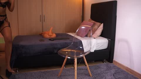 pauline_7 online show from January 17, 3:43 pm