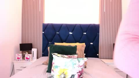 Pauline online show from November 1, 1:29 am