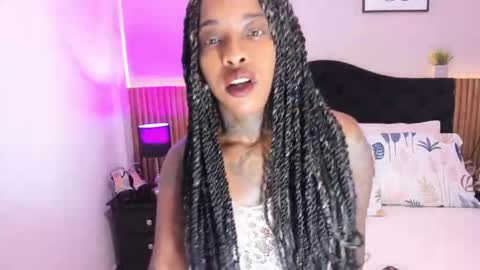 Pauline online show from April 12, 1:21 am