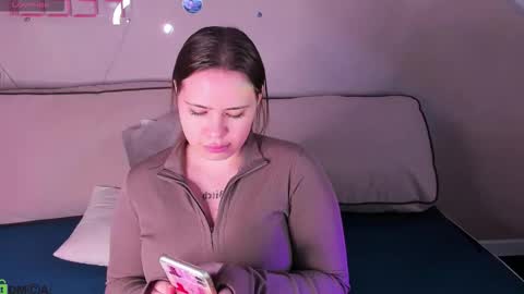 Snapshot of pauline_moore chatting on October 19, 10:05 am Erica online show from October 19, 10:05 am