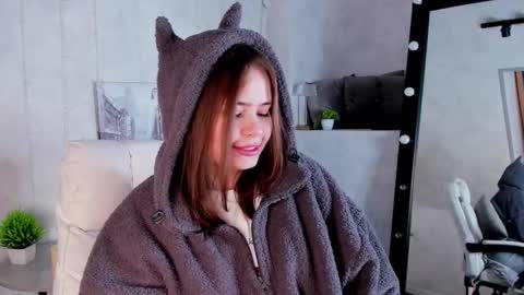 Snapshot of pauline_moore chatting on November 22, 9:30 am Erica online show from November 22, 9:30 am