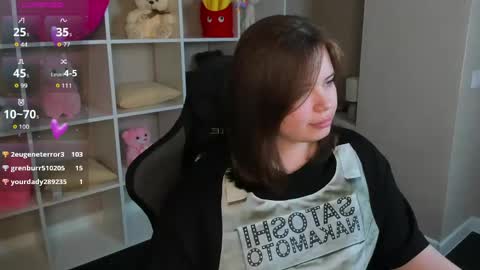 Snapshot of pauline_moore chatting on May 8, 9:20 pm Erica online show from May 8, 9:20 pm