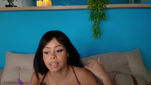 Snapshot of paulinne_clark chatting on February 19, 9:33 pm paulinne_clark online show from February 19, 9:33 pm