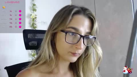 Snapshot of paulirose chatting on February 9, 8:02 pm paulirose online show from February 9, 8:02 pm