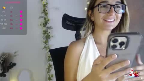 Snapshot of paulirose chatting on February 11, 8:03 pm paulirose online show from February 11, 8:03 pm