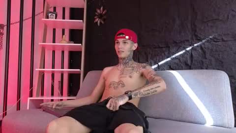 Snapshot of paulo527 chatting on February 2, 9:35 pm Paulo online show from February 2, 9:35 pm