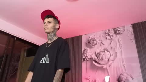 Snapshot of paulo527 chatting on February 13, 5:25 am Paulo online show from February 13, 5:25 am