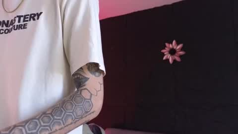 Snapshot of paulo527 chatting on February 25, 9:46 pm Paulo online show from February 25, 9:46 pm