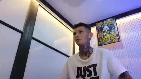 Snapshot of paulo527 chatting on March 16, 9:19 pm Paulo online show from March 16, 9:19 pm