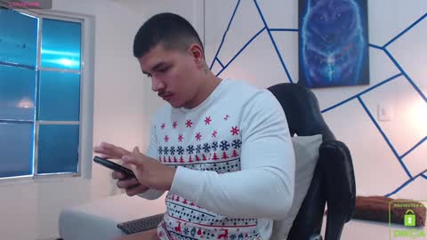 Snapshot of paulo_allen chatting on December 24, 1:28 pm Paulo online show from December 24, 1:28 pm