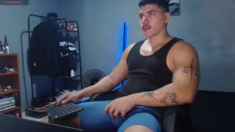 Snapshot of paulo_allen chatting on March 8, 3:45 pm Paulo online show from March 8, 3:45 pm