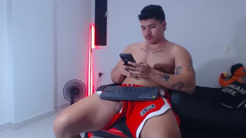 Snapshot of paulo_allen chatting on October 31, 11:50 pm Paulo online show from October 31, 11:50 pm