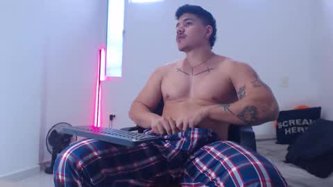 Snapshot of paulo_allen chatting on November 13, 1:10 pm Paulo online show from November 13, 1:10 pm