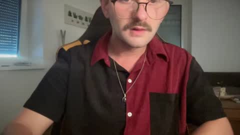 Snapshot of paulsimpsn chatting on July 12, 4:03 am love bush online show from July 12, 4:03 am