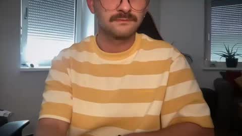 Snapshot of paulsimpsn chatting on July 14, 12:11 pm love bush online show from July 14, 12:11 pm