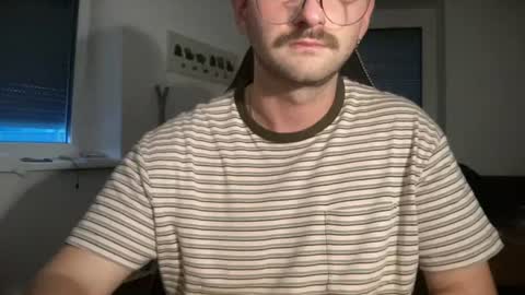 Snapshot of paulsimpsn chatting on July 15, 6:35 pm love bush online show from July 15, 6:35 pm