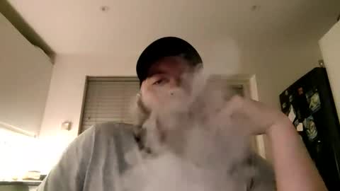 Snapshot of pauluk24 chatting on February 23, 4:21 am pauluk24 online show from February 23, 4:21 am