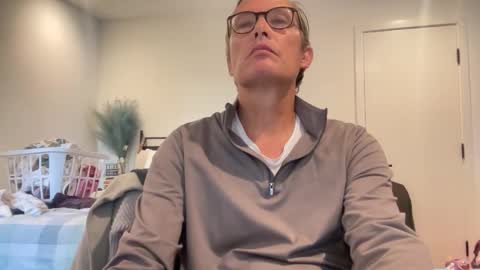 paulwill2377 online show from April 17, 5:27 pm