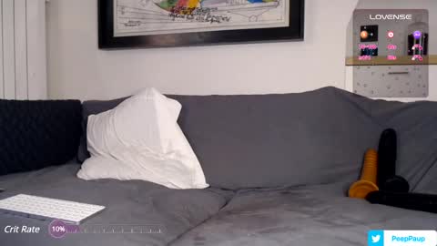 Snapshot of paupfr chatting on December 13, 5:16 am Paup online show from December 13, 5:16 am