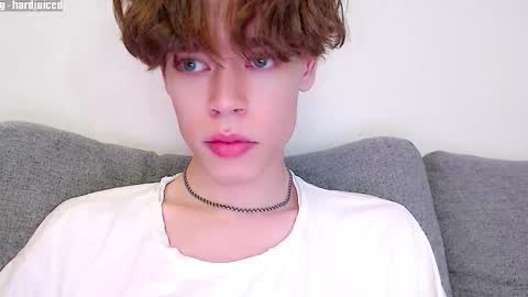 pawclaw online show from November 26, 9:38 pm