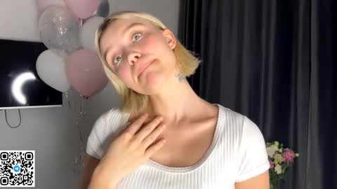 Lola online show from November 21, 3:22 pm