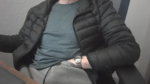 Snapshot of pbascoap chatting on December 21, 9:47 pm pbascoap online show from December 21, 9:47 pm